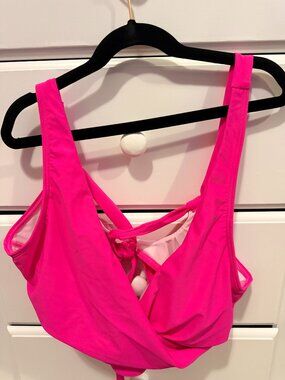 Never Worn Hot Pink Fuscia Underwire Swimsuit Top - Size 12